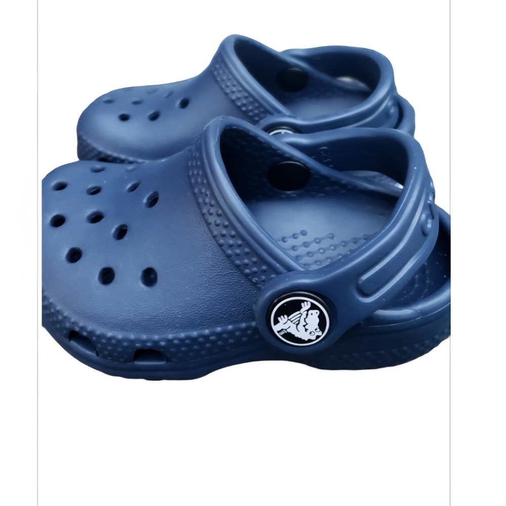 CROCS Kids Blue Slip-On Sz 2-3 Sandals "LIKE NEW" - Picture 1 of 7